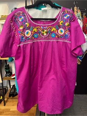 Vintage Oaxacan Embroidered Floral Peasant Top in Magenta XL